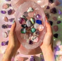 Saiba os significados e os melhores lugares para colocar pedras e cristais na sua casa