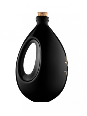 Garrafa de cerâmica também proporciona um ambiente escuro absoluto, ideal para a preservação do vinho