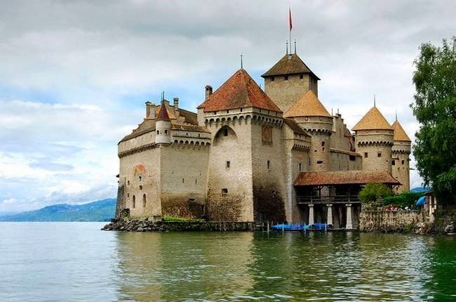 Conheça o Castelo de Chillon, na Suíça, que inspirou A Pequena Sereia