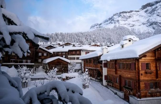 Se você vai viajar para a Suíça agora, procure se hospedar em um chalé nas montanhas