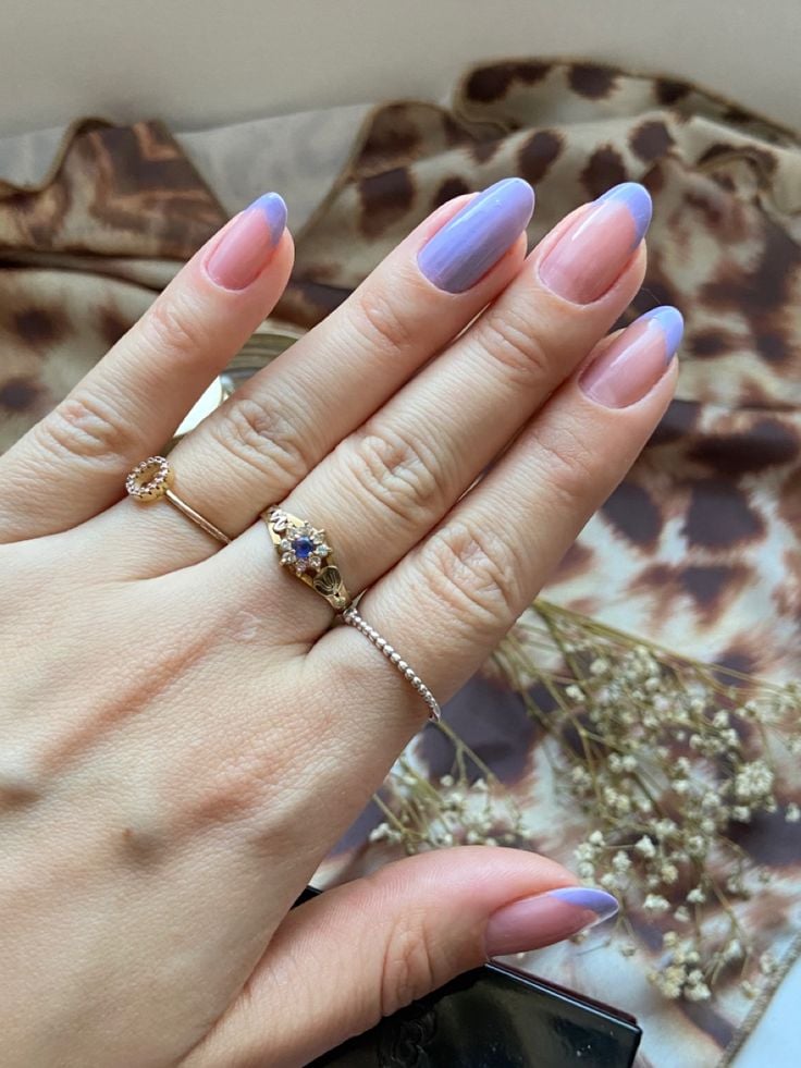Unha francesinha: com esmalte lavanda