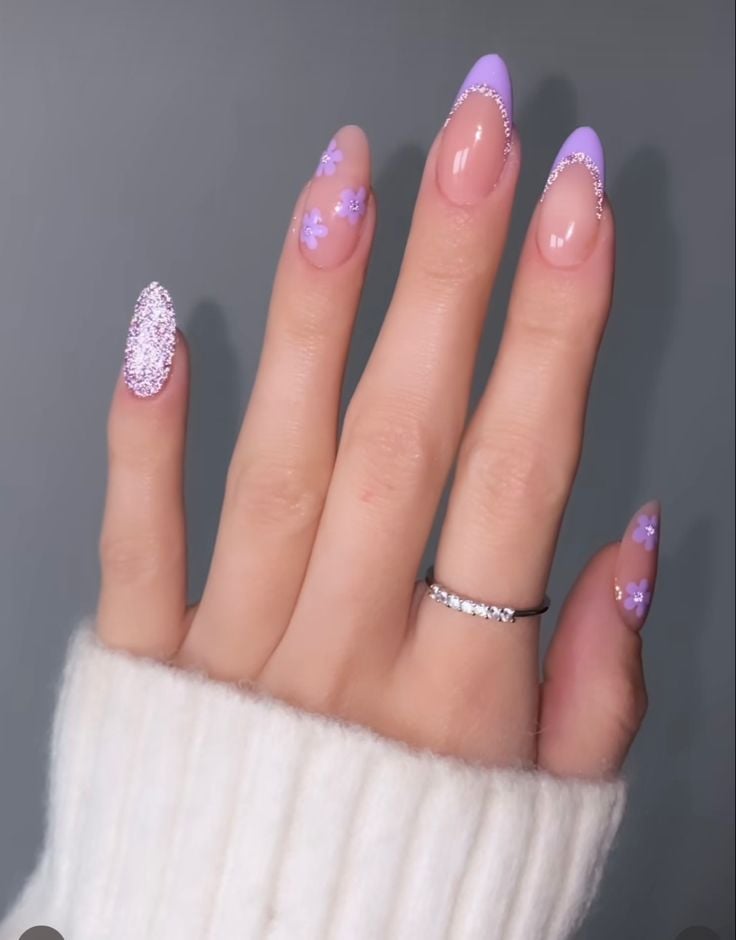 Inspiração de unha com esmalte lavanda