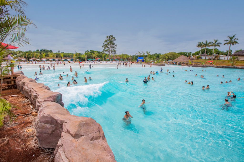 8 parques aquáticos que você precisa visitar neste verão 2024