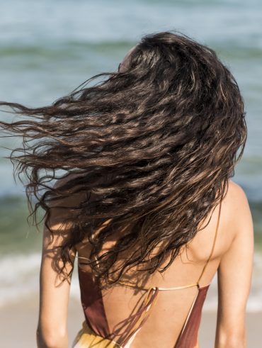 Como manter o cabelo bonito no verão? 5 dicas imperdíveis