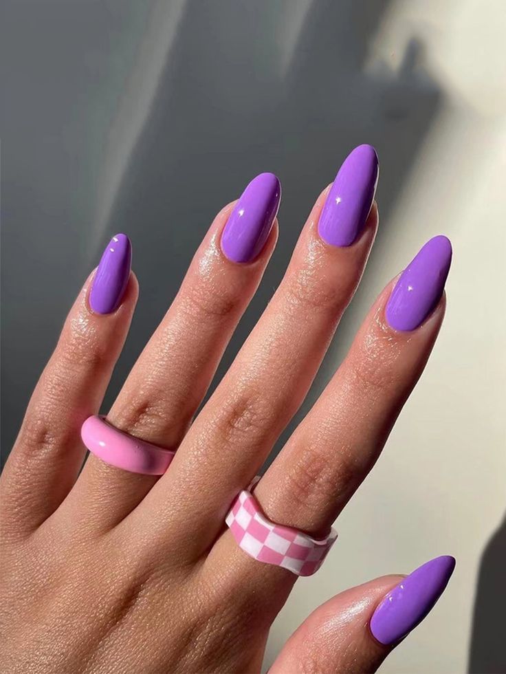 Purple nail art: inspirações para usar no Ano Novo 
