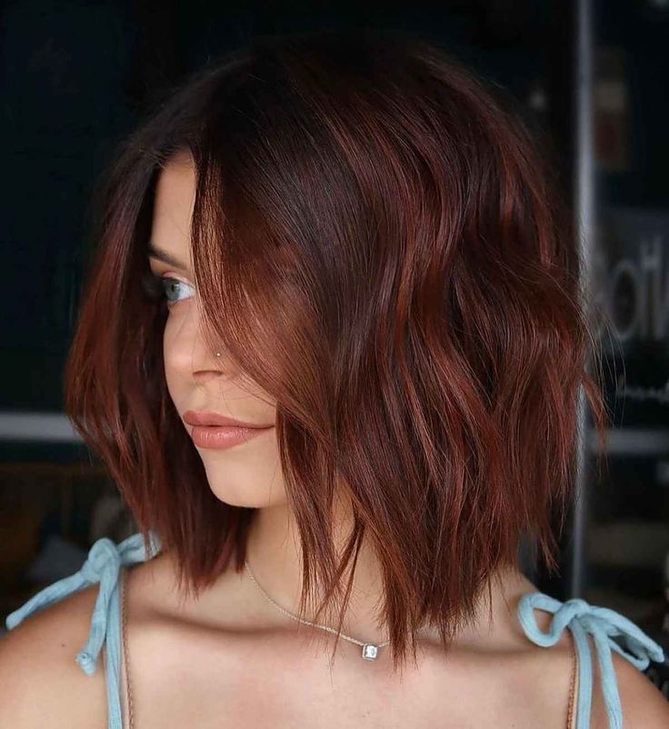Mechas avermelhadas são um toque a mais no visual 