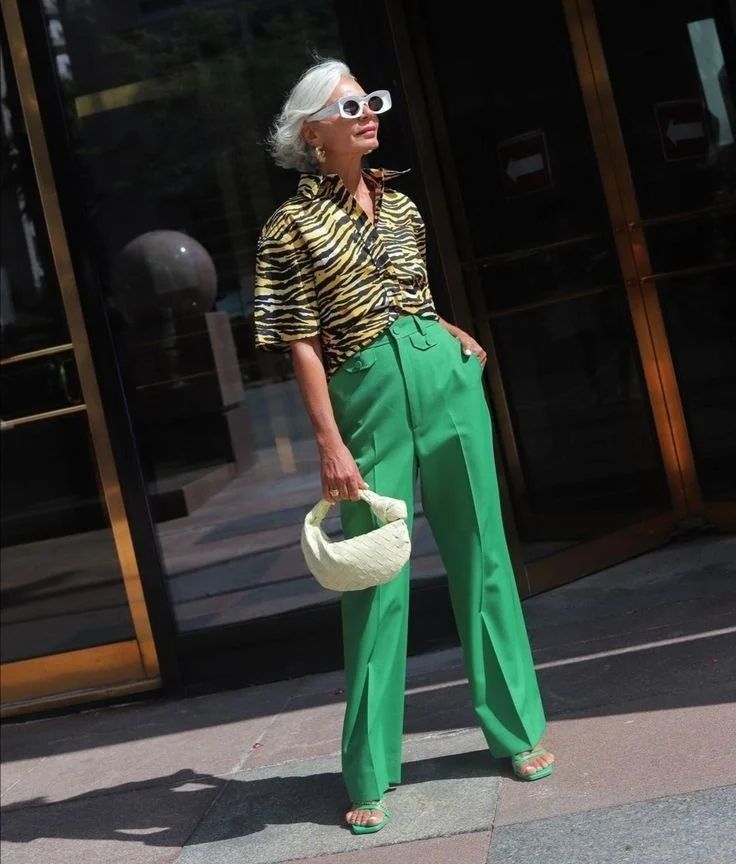 Look com alfaiataria e animal print 