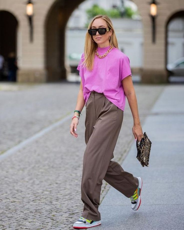 Inspiração de looks coloridos com calça alfaiataria 