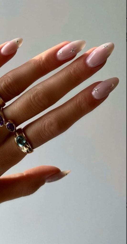 Inspiração de unhas minimalistas
