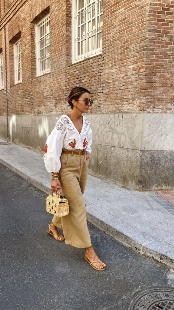 Looks com bolsa de ráfia para se inspirar