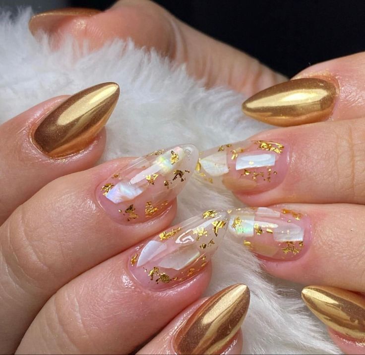 Inspiração de unha encapsulada com folhas de ouro 