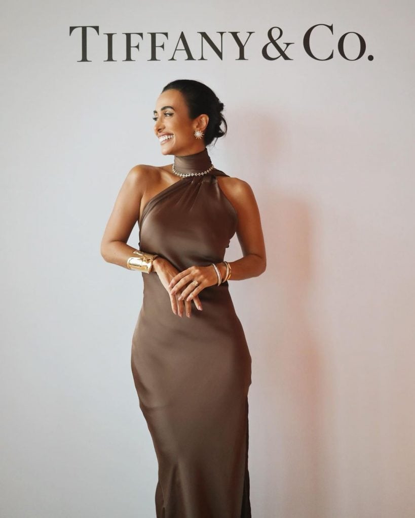Vestido acetinado marrom