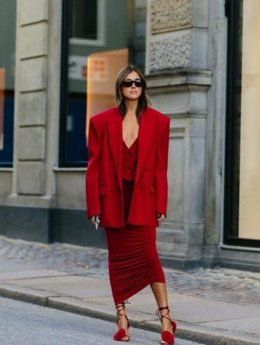 Look monocromático vermelho chique