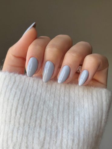 Inspirações de unhas com esmalte azul