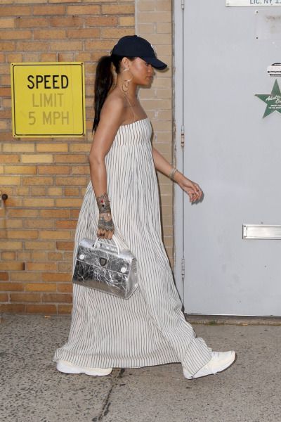 Look streetwear Rihanna