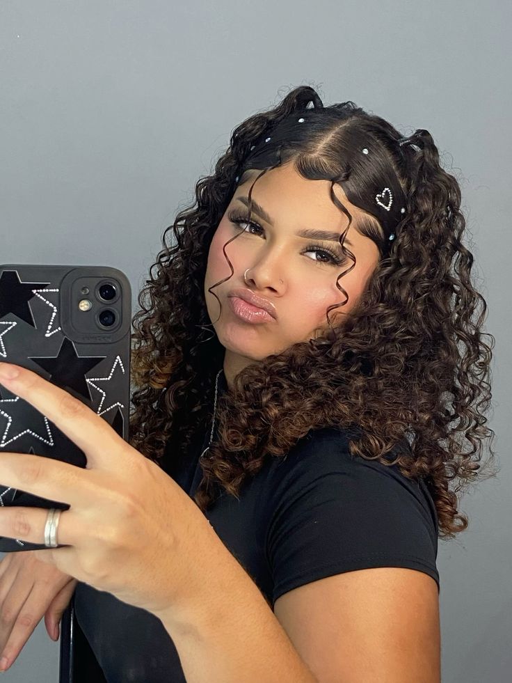 Cabelo cacheado: veja algumas produções para reproduzir