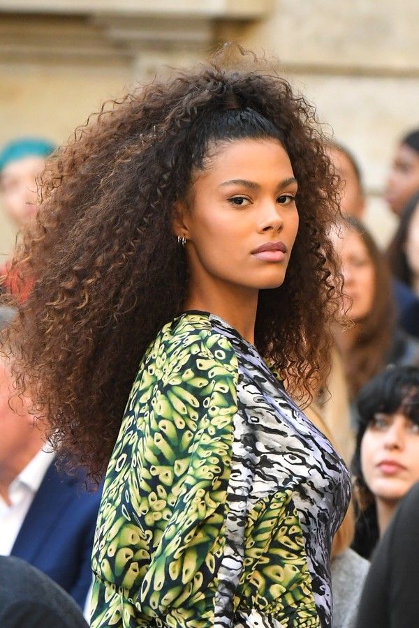 Cabelo com cachos: confira looks para reproduzir
