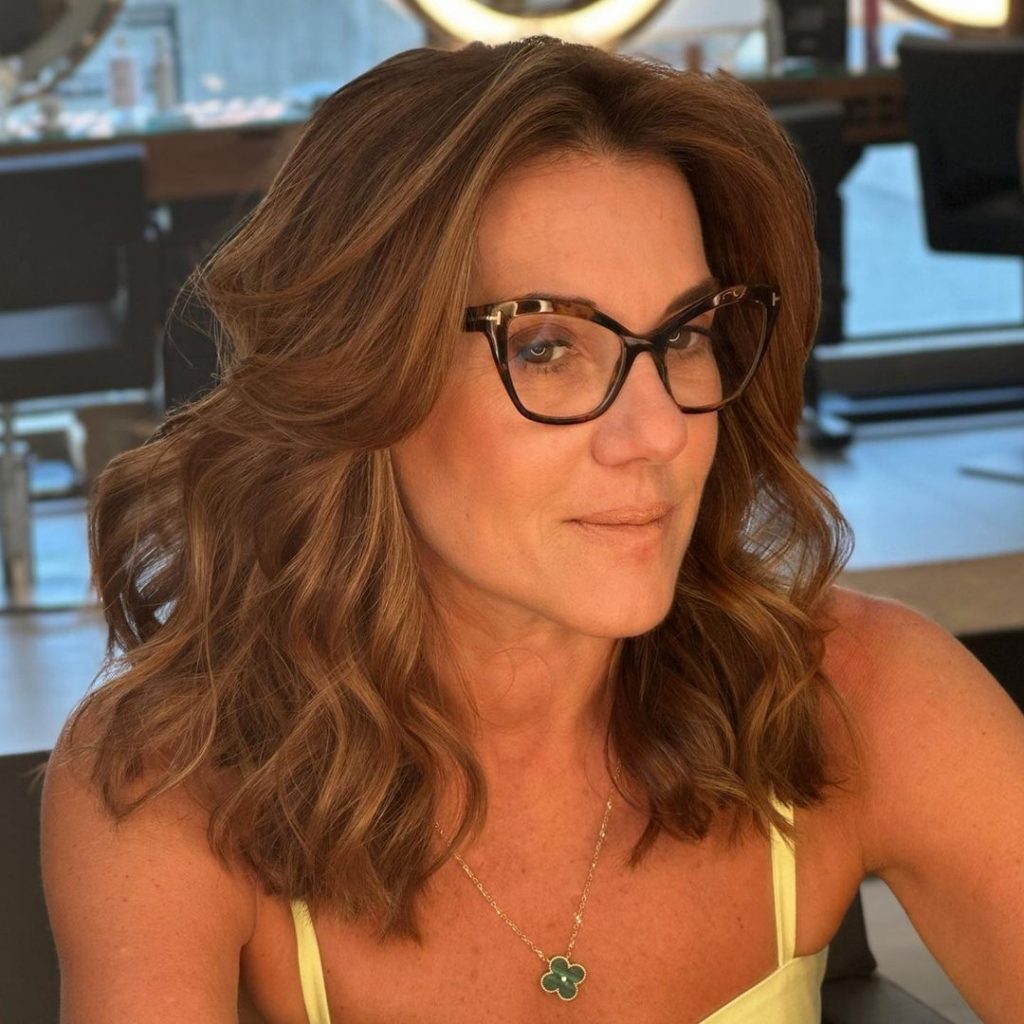 Cabelo ondulado e elegante