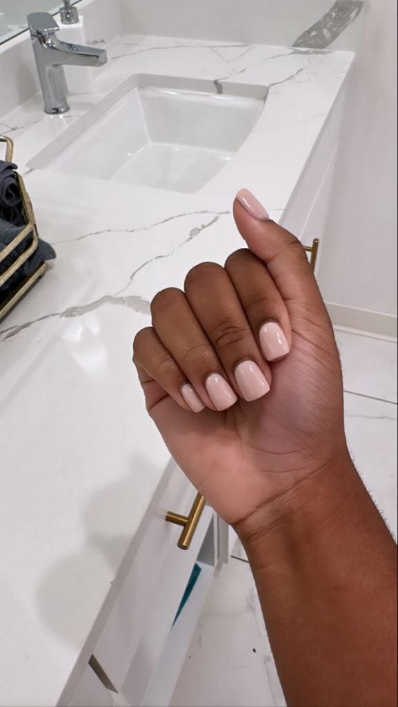 Cor de unha nude
