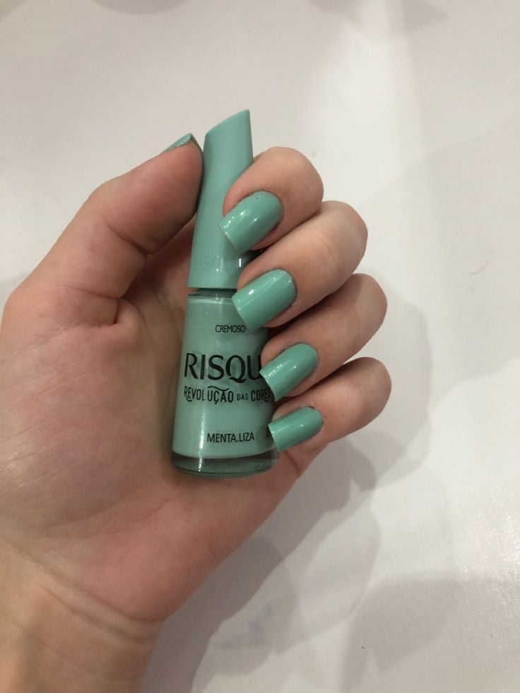 Esmaltes verão 2024: o verde menta é um dos favoritos da estação