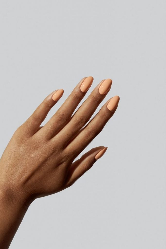 Esmalte peach fuzz elegante