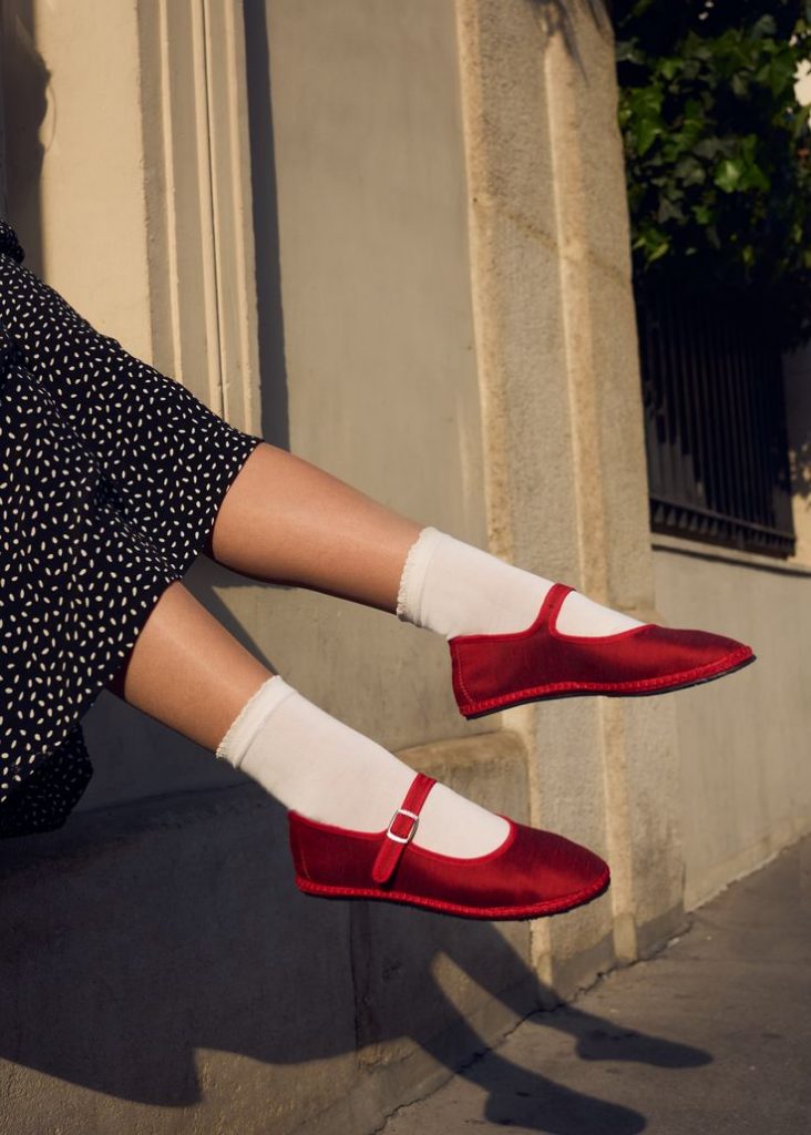 O calçado vermelho é ótimo para quem deseja inovação e estilo 