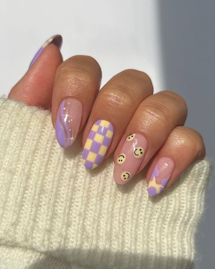 Nail art criativa amarela