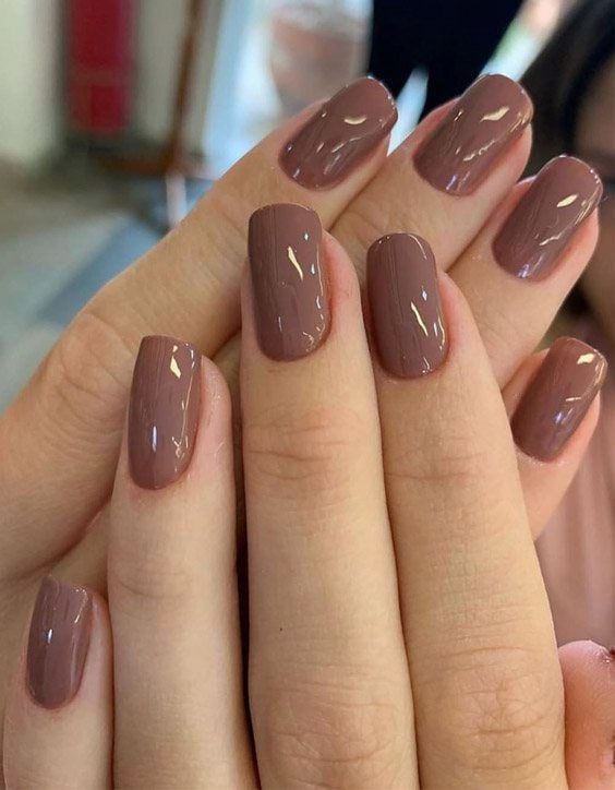 Tons de nude na unha