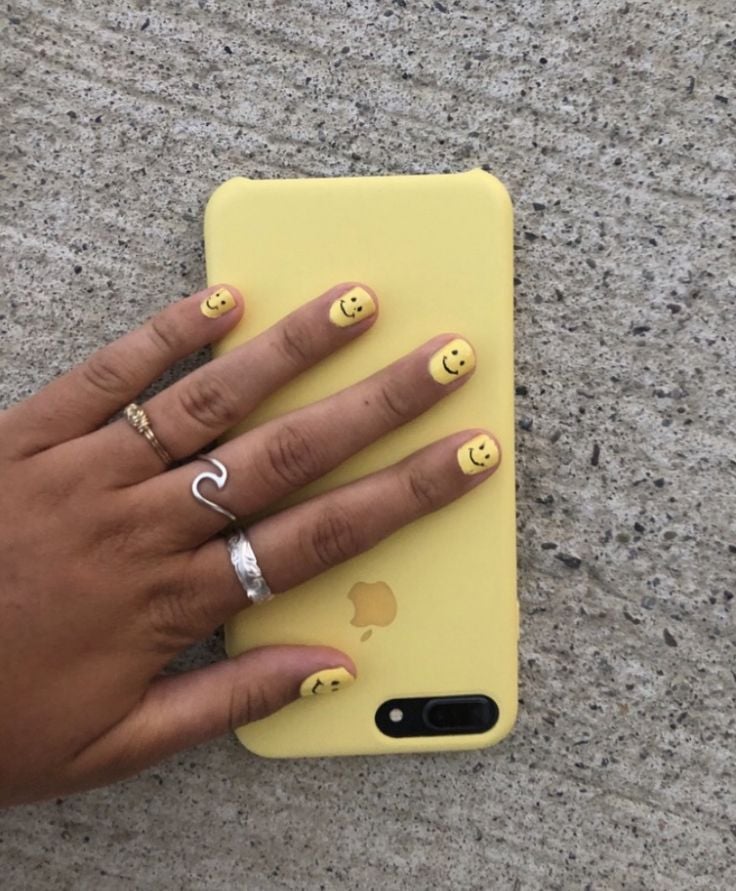 Unhas com sorriso