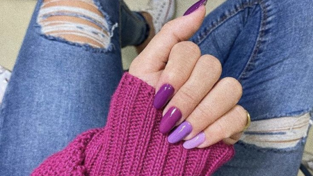Unhas roxas: 5 estilos para inspirar a nail art da semana
