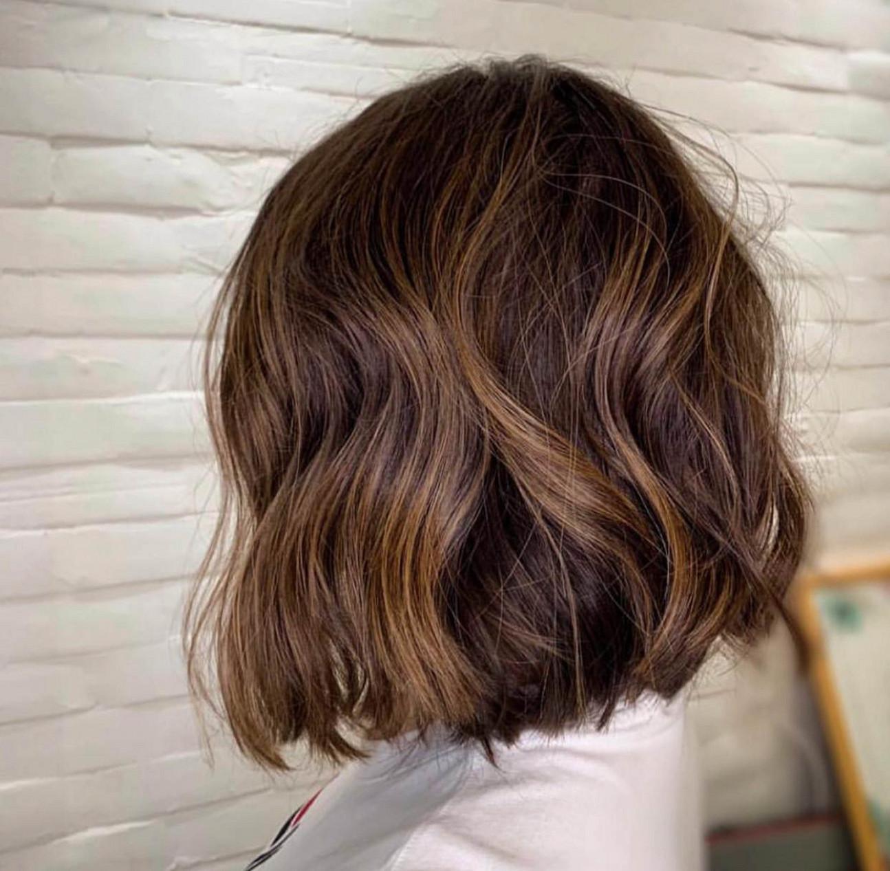 Cabelo curto com mechas: 7 ideias para apostar no verão 2024
