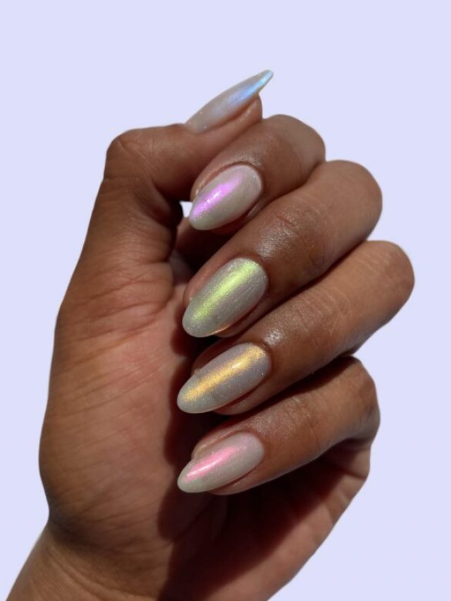 Unha cintilante: confira algumas ideias com o esmalte furta-cor