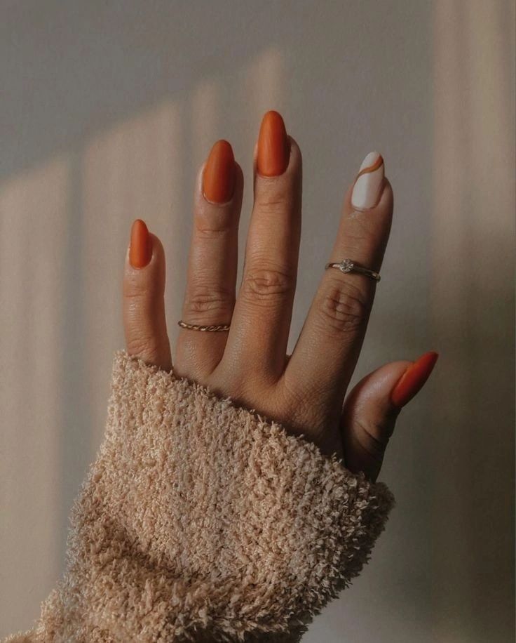 Nail art com laranja