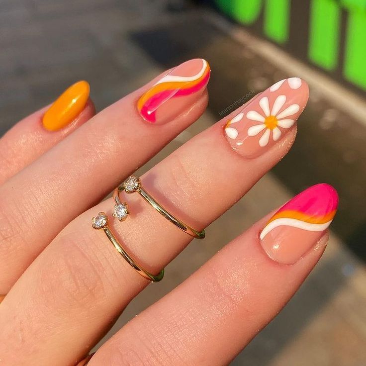 Flower orange nail: veja algumas ideias 