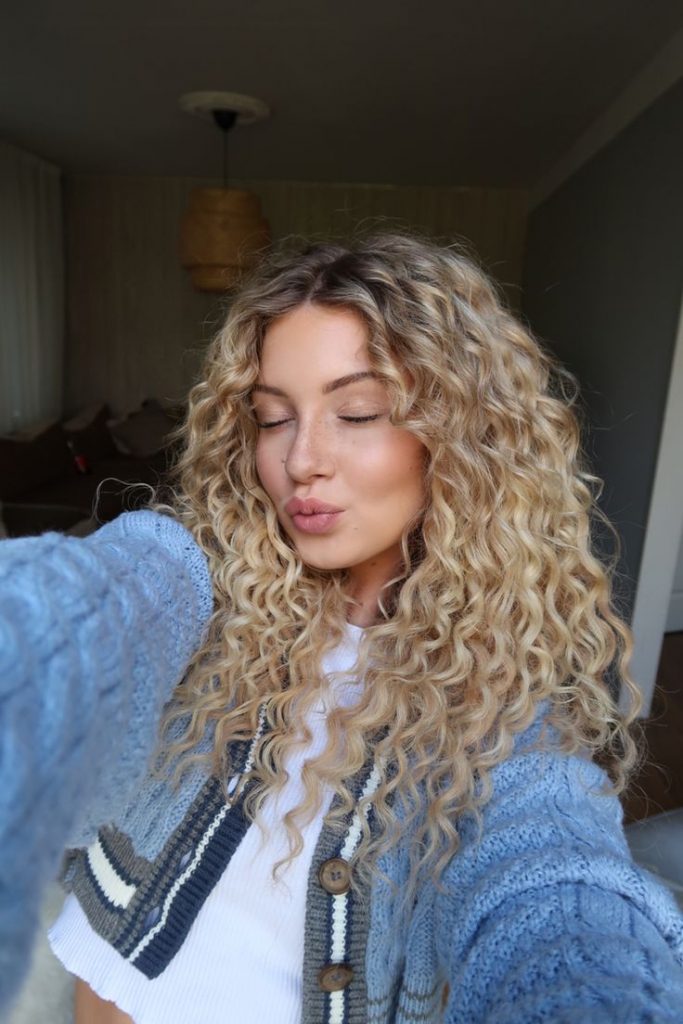 Confira dicas de como tirar o verde do cabelo loiro 