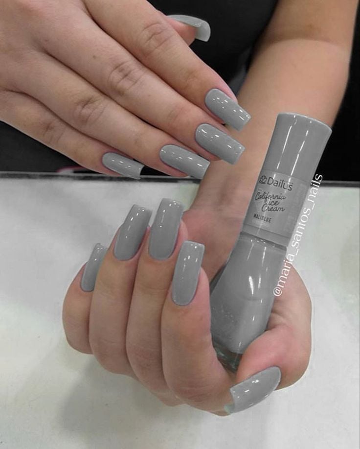 Esmalte cinza: veja inspirações