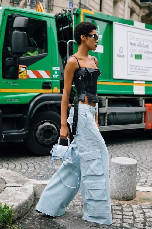 Calça cargo é opção fashionista para 2024