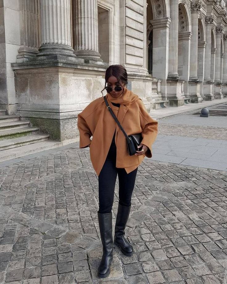 Calça jeans skinny com bota preta é tendência: confira looks