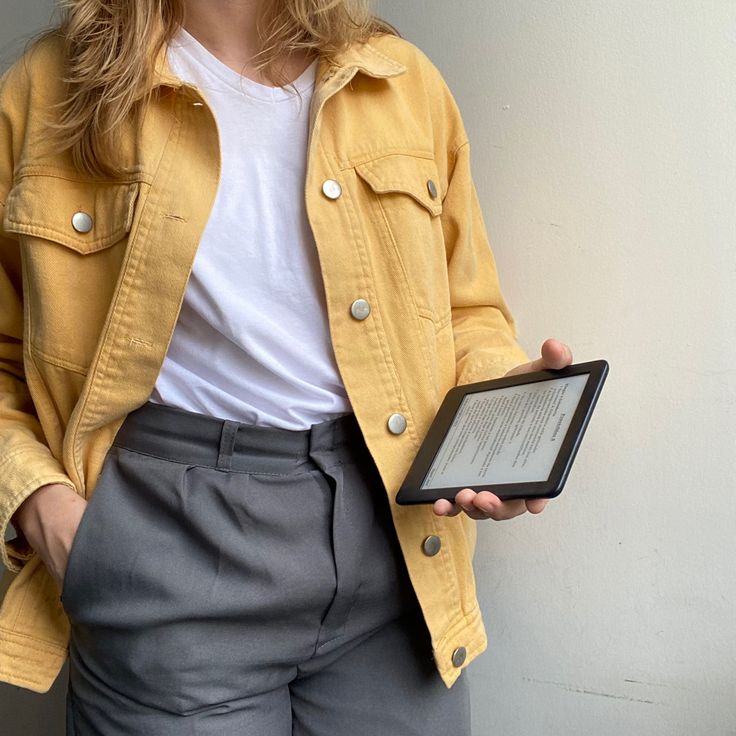 Combine amarelo e cinza