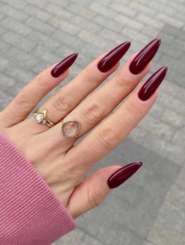 Unhas elegantes: 5 cores de esmalte e 15 ideias para testar