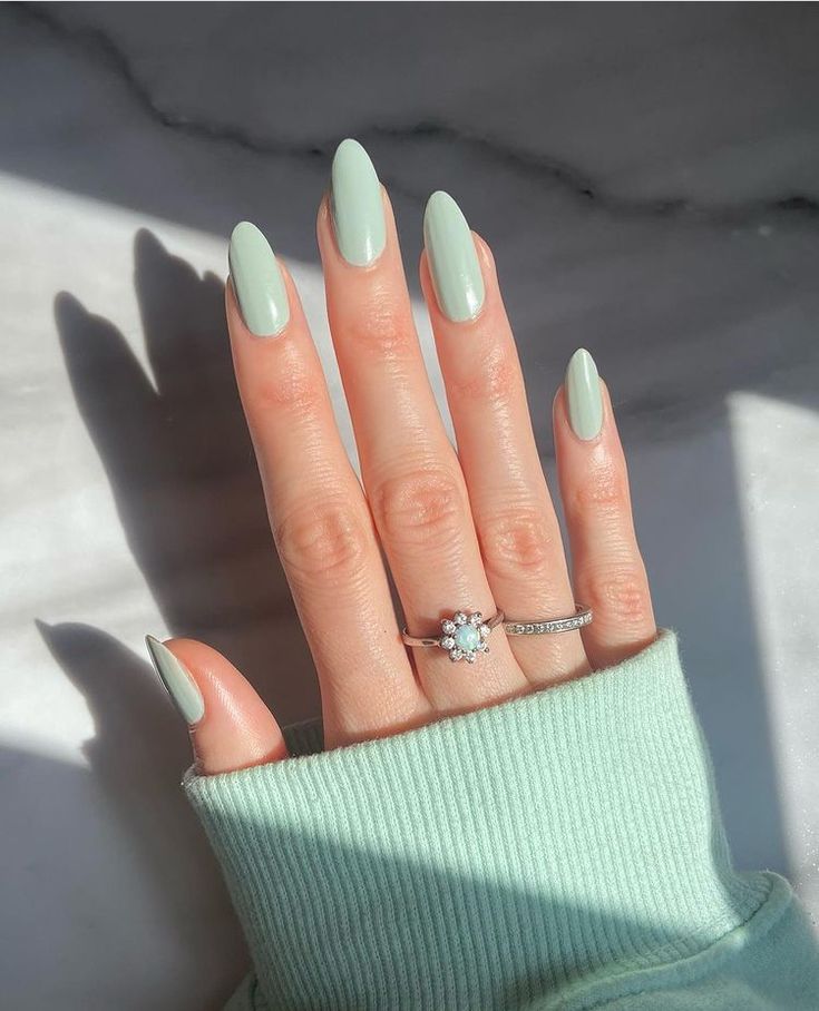 Esmaltação delicada e feminina
