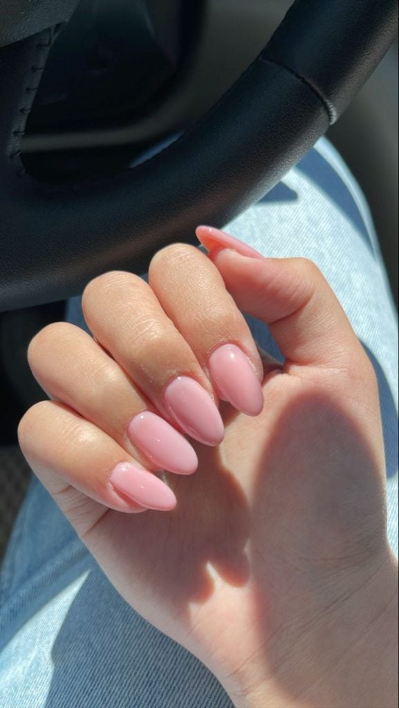 Esmaltação rosa e delicada
