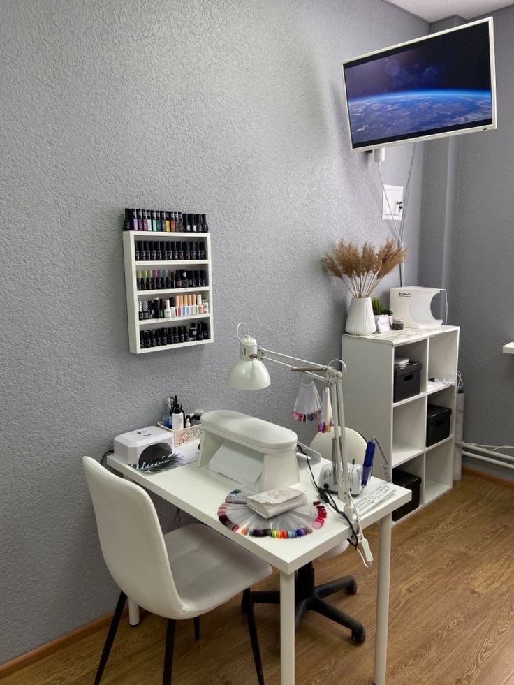 Espaço organizado para esmaltes