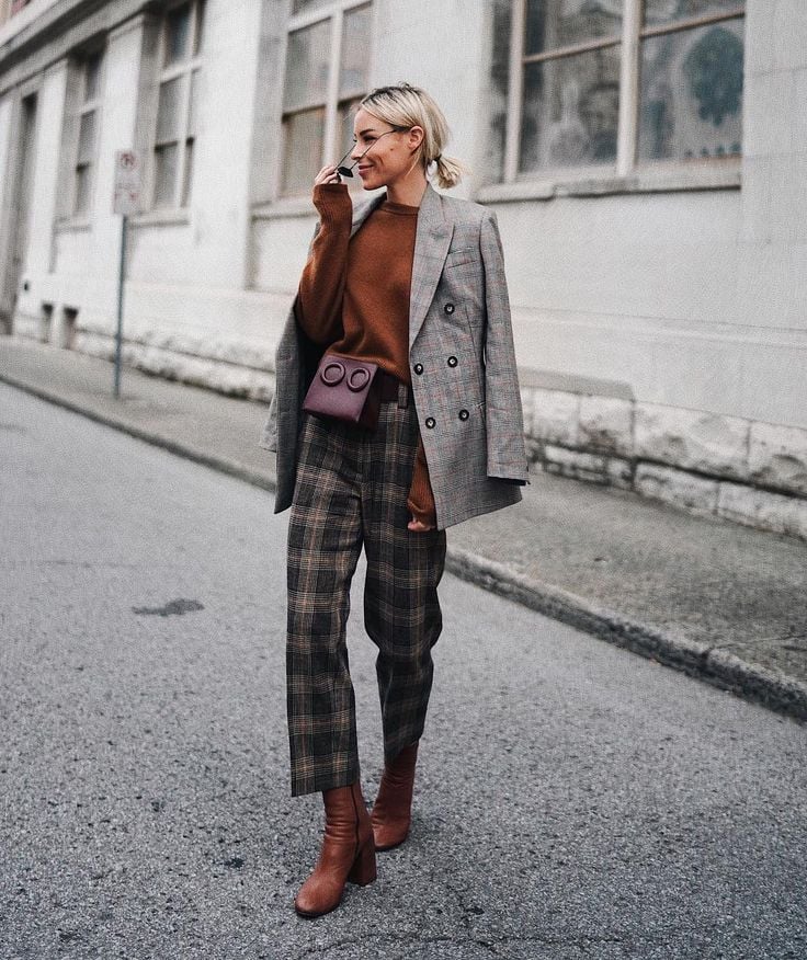 Look marrom e cinza