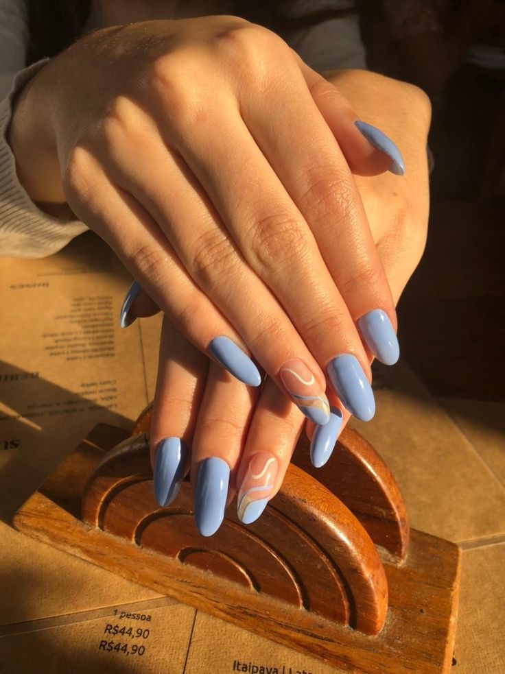Nail art azul