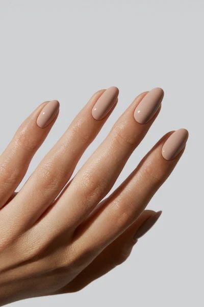Unhas elegantes: confira algumas ideias com o esmalte nude