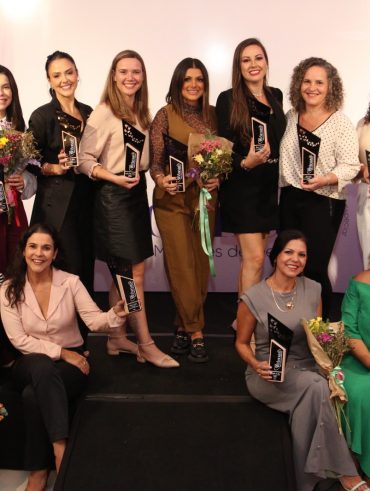Ganhadoras levaram para casa troféu