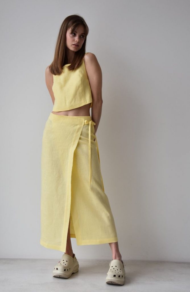 Amarelo manteiga é tendência: confira looks com a acor