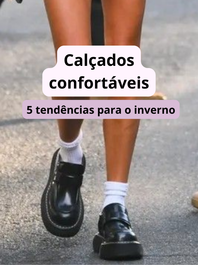 Mulher com mocassim preto e meia branca