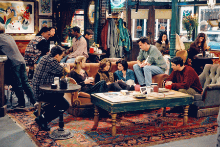 Cena da série Friends, com o grupo de amigos reunido